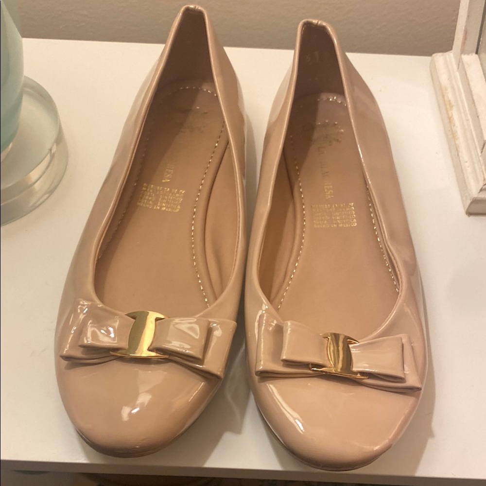 La Milagresa Nude Patent Leather Flats